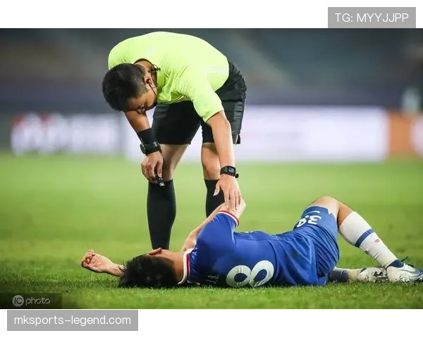 抱人到底算不算犯规？裁判判罚的边界在哪里